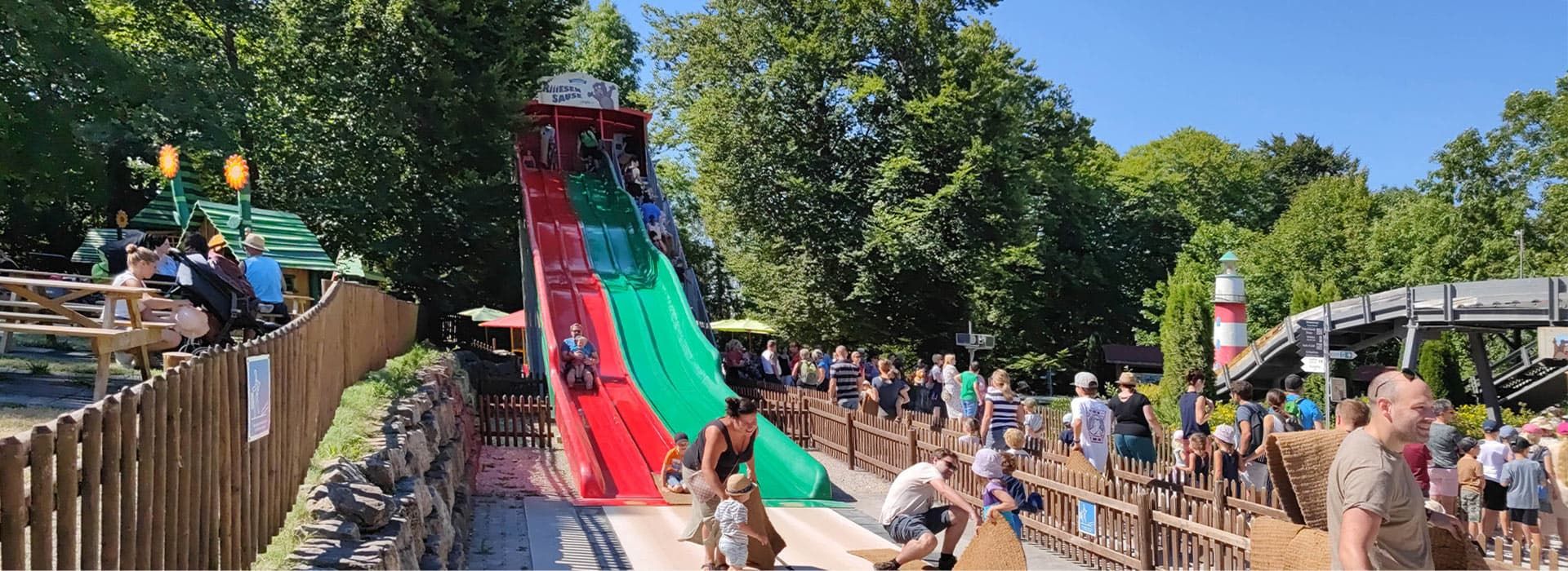 Riesenrutsche Spaß für Erwachsene und Kinder